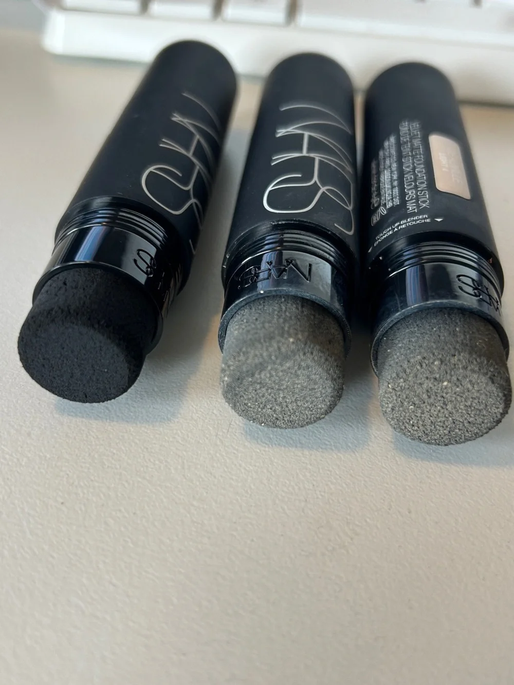 NARS compact black